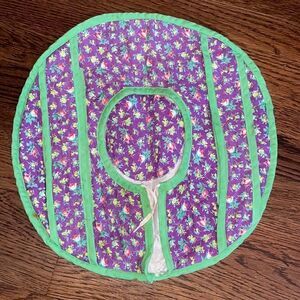 Kitschy Vtg quilted purple & green floral casserole carrier